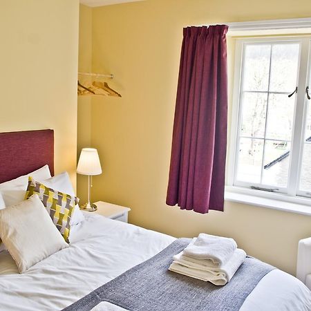 The Red Lion Bed & Breakfast ไนท์ตัน ภายนอก รูปภาพ
