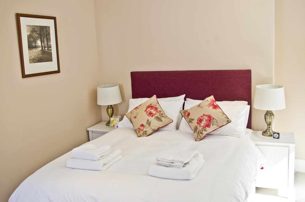 The Red Lion Bed & Breakfast ไนท์ตัน ภายนอก รูปภาพ