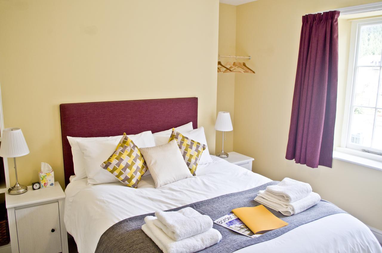 The Red Lion Bed & Breakfast ไนท์ตัน ภายนอก รูปภาพ